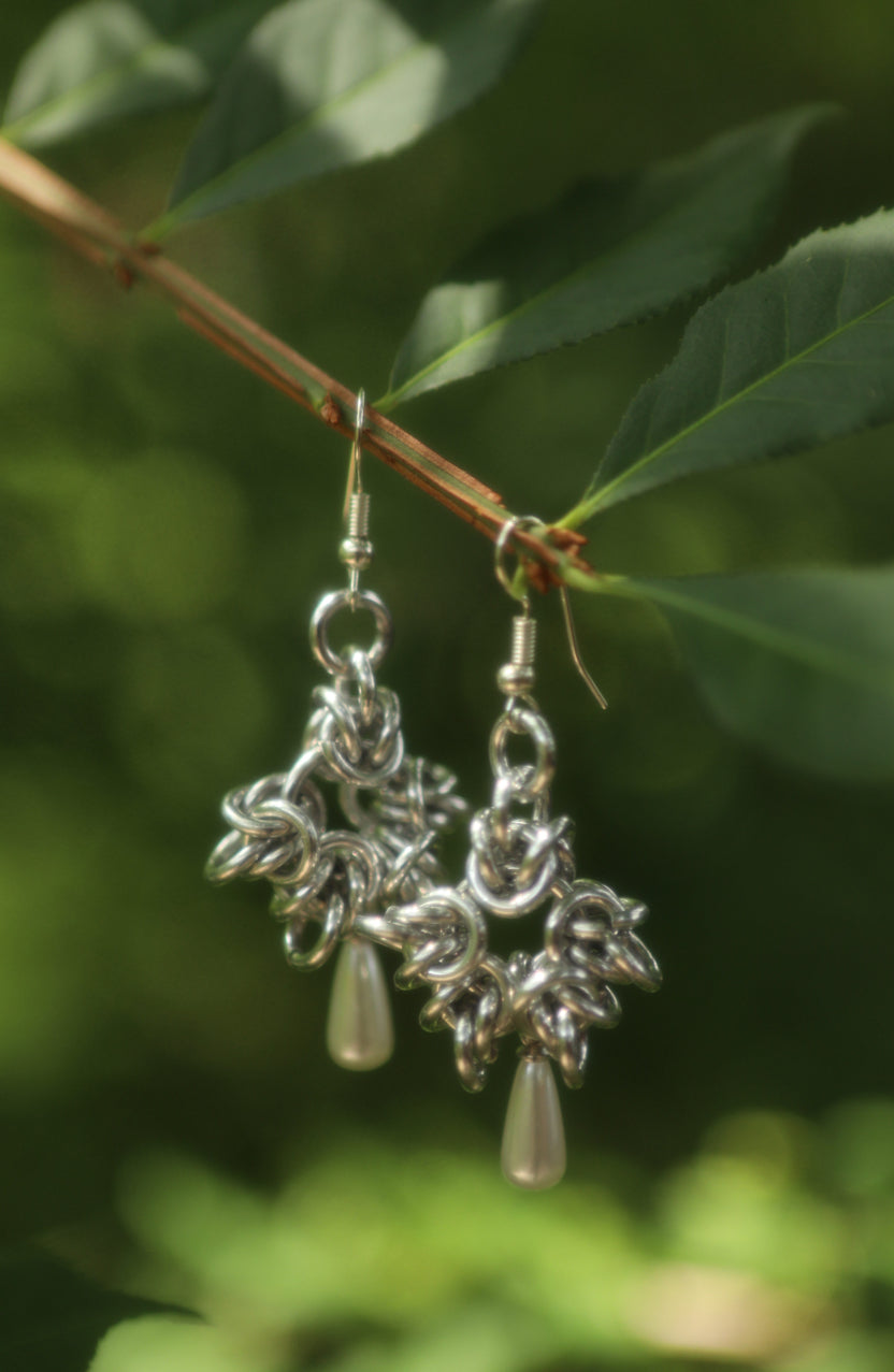 Chainmail star earrings
