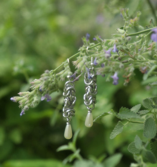 Pearl chainmail earrings